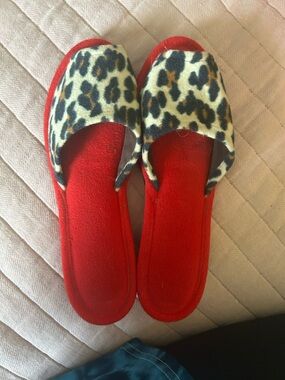 Vintage 1960s Women’s Red Slide Slippers with Leopard Print Upper - 6.5 to 7.5